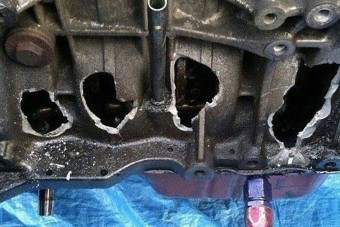 14 őrült fotó mutatja meg az autószervizek poklát