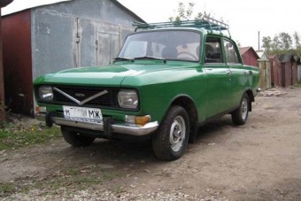 Brutális tolvajkergetőt szereltek ebbe a Moszkvicsba