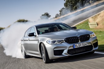 Önálló modellként érkezik az BMW M5 Competition