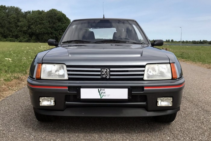 Brutális ár egy legendás Peuegot-ért