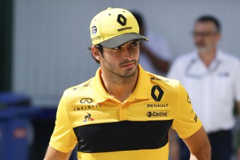 F1: Sainz már Abu-Dzabiban McLarent vezetne