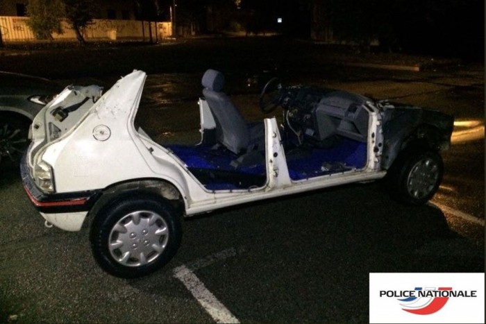 Szétdarabolt autóval fogtak meg egy 16 éves srácot 2 | Vezess Szétdarabolt autóval fogtak meg egy 16 éves srácot 2