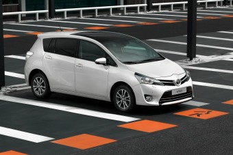 9 év után búcsúzik a Toyota családi egyterűje