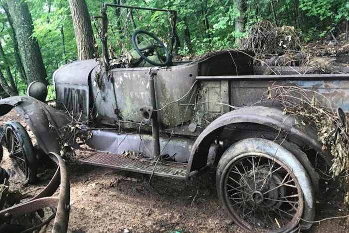 Veteránokra bukkantak egy bontásra ítélt házban 6