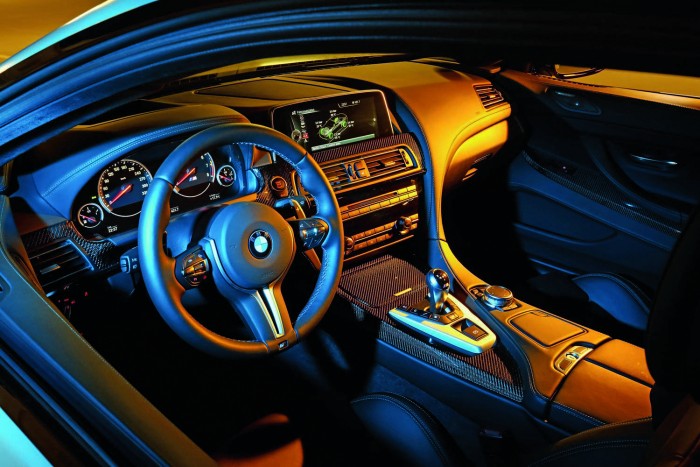 550 lóerő elég a sportossághoz? 3 A BMW M6-nak bőséges a helykínálata, irányító központja jól használható