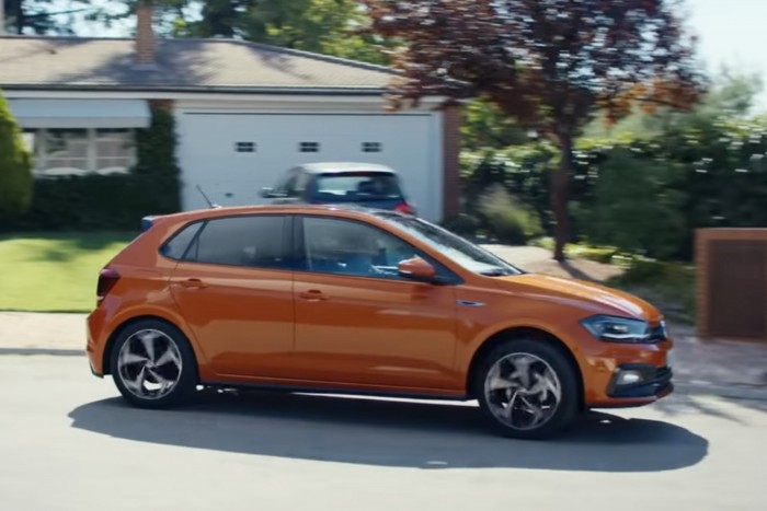 Veszélyes, ezért betiltották a VW egyik reklámját