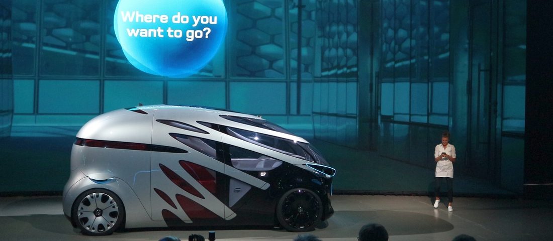 Önvezető Mercedesszel járunk majd bulizni meg betonozni 2030-ban. Vagy nem.