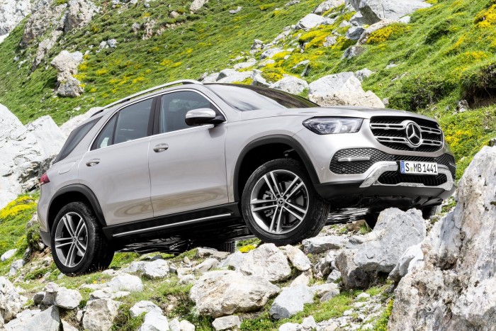 21 percnyi videón a 21 éves Mercedes GLE