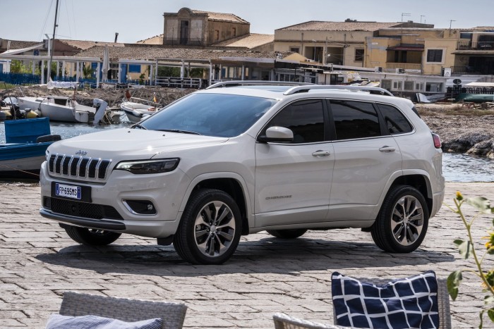 Megújult a Jeep Cherokee 5 Megújult a Jeep Cherokee 5