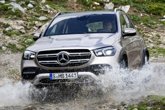 Nagyobb és okosabb lett a Mercedes óriása