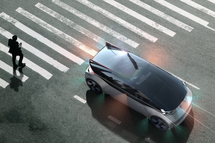 Csipkerózsika-autót épített a Volvo 8 | Vezess Csipkerózsika-autót épített a Volvo 8