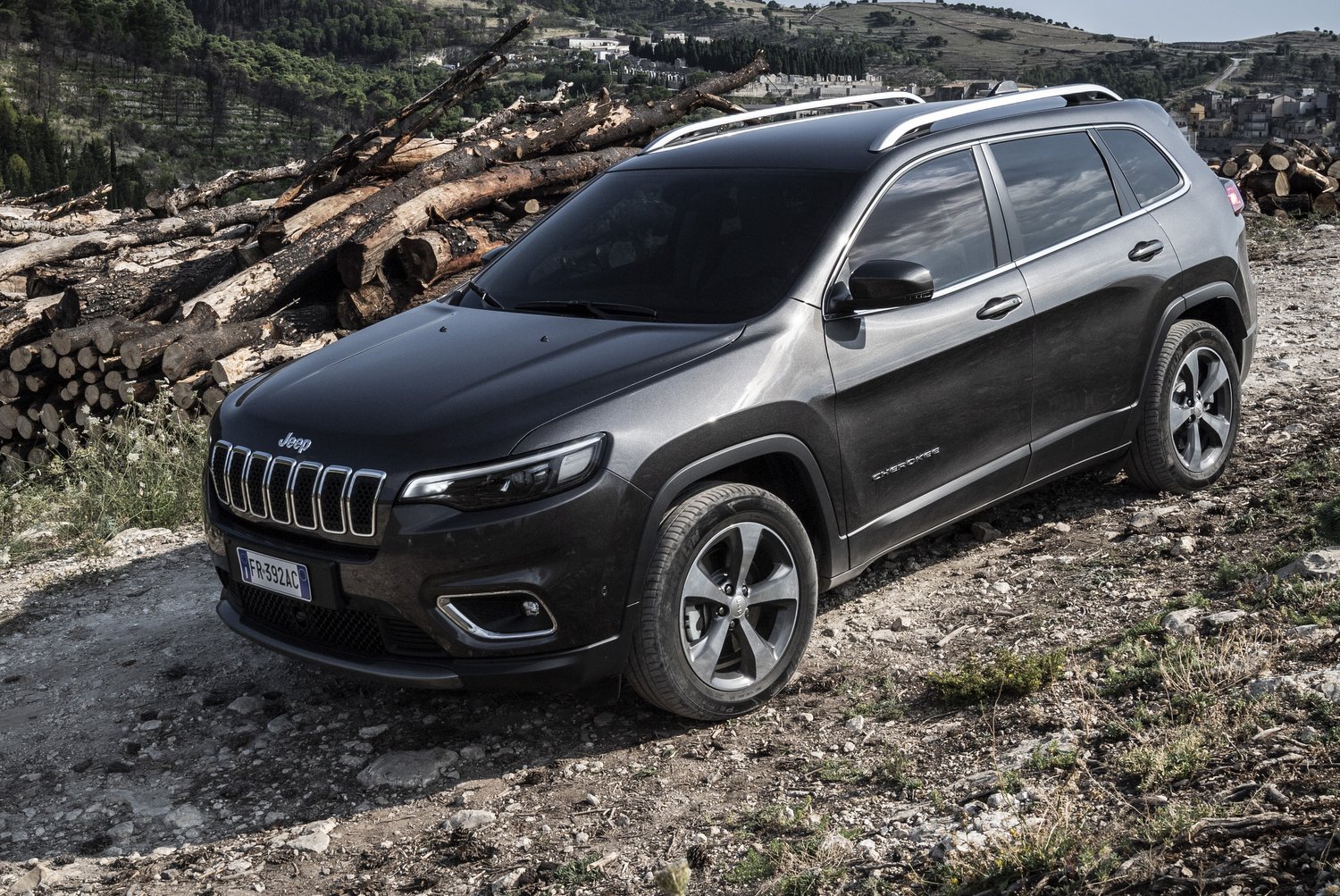 Megújult a Jeep Cherokee 8