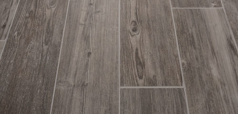 Jobb, mint a parketta – a fa utánzatú greslapok előnyei (X)