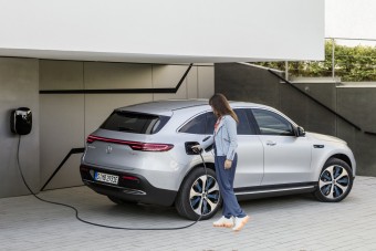 40 percnyi filmen a Mercedes első villanyautója