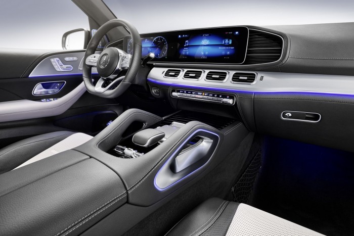 Nagyobb és okosabb lett a Mercedes óriása 6