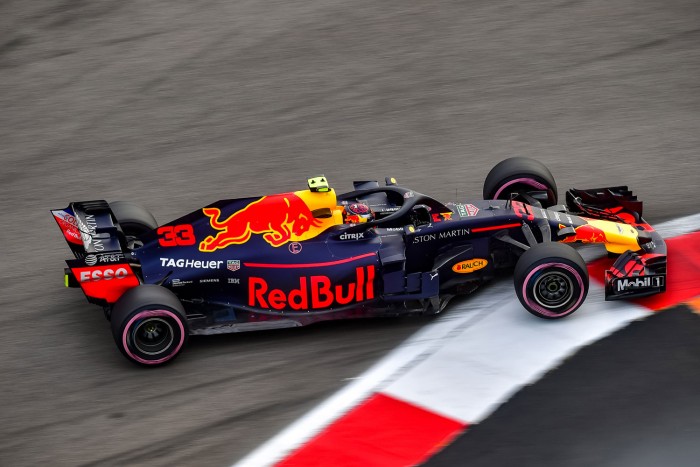 F1: Újabb büntetések a Red Bull-pilótáknak