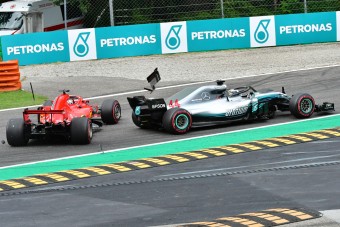 F1: A Ferrari csinálta ki Vettelt Monzában?