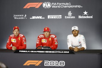 F1: Vettel nem mondta el, miért volt ideges
