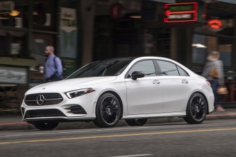 Itt a Mercedes legkisebb szedánja