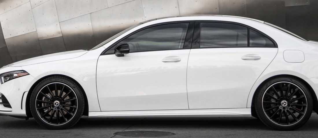 Itt a Mercedes legkisebb szedánja