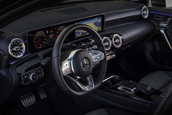 Itt a Mercedes legkisebb szedánja 3