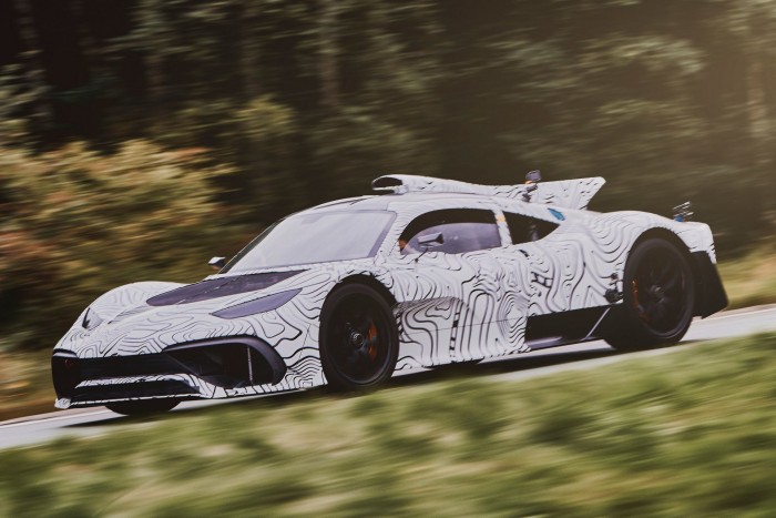 Már teszteli hibrid hipersportkocsiját a Mercedes