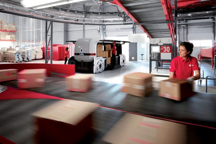 Robotfurgon-konvojt álmodott meg a Renault 7