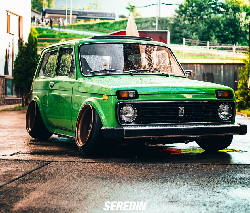 Ez a Lada már elszakadt a tereptől és a porban ül 1