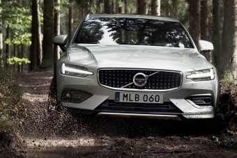 Megemelte családi kombiját a Volvo