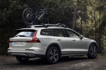 Hét és fél centit nőtt a Volvo V60 Cross Country