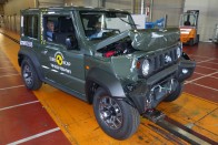 Terepen kiváló, karambolban gyenge a Suzuki Jimny 22