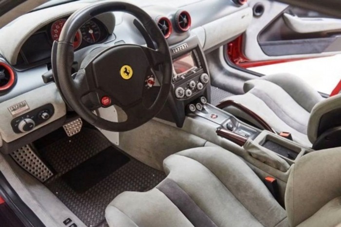 Gazdáját keresi egy igazán egyedi Ferrari 6