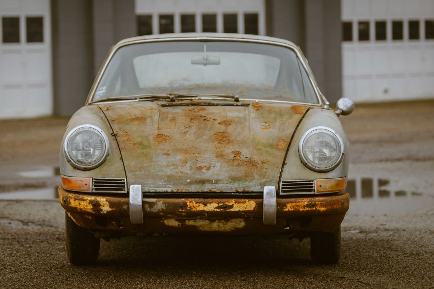 40 év után került elő a rohadó 911-es Porsche 5