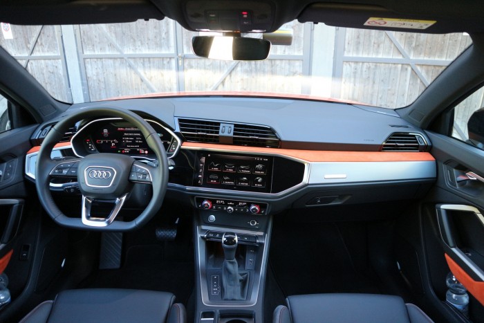 A családi luxus minimuma: vezettük az új Audi Q3-at 89 A családi luxus minimuma: vezettük az új Audi Q3-at 89