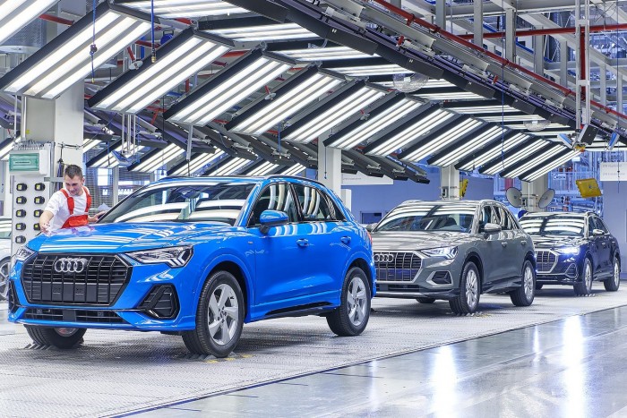 A családi luxus minimuma: vezettük az új Audi Q3-at 94 A családi luxus minimuma: vezettük az új Audi Q3-at 94