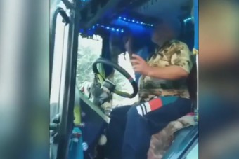 Eszméletlen díszes traktort épített a moldáv mester