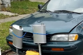 20 fotó bizonyítja, hogy az egész autót el lehet rondítani egy őrült kipufogóval