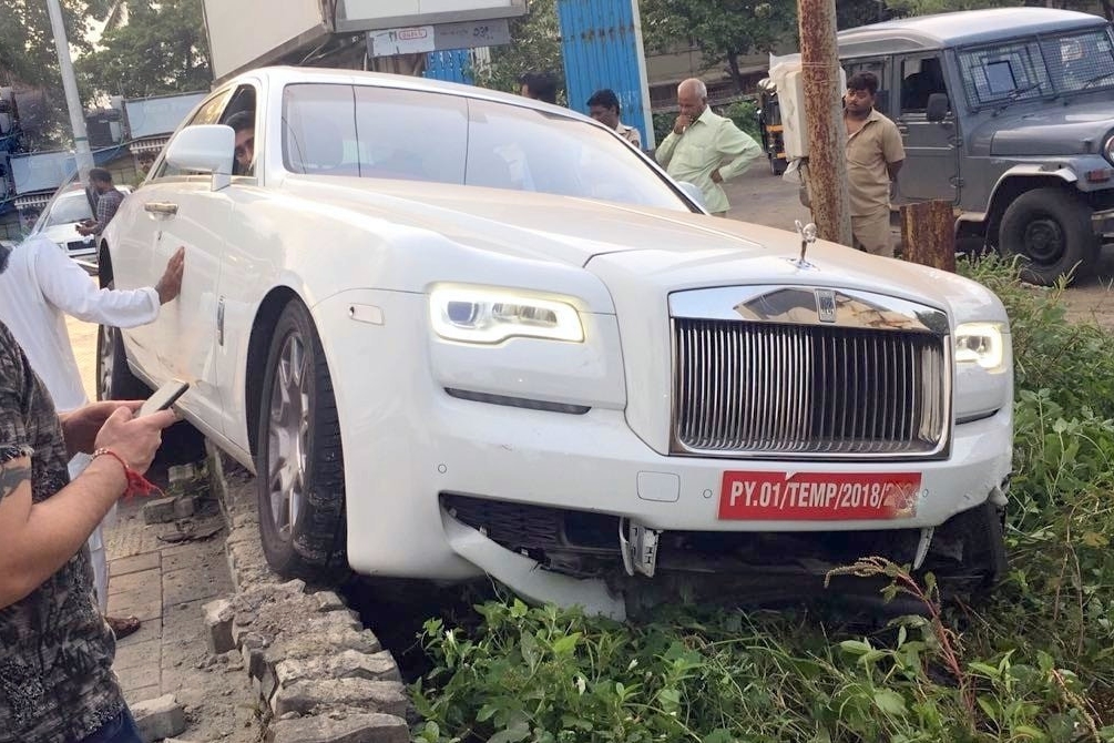 Összetörte a Rolls-Royce-t, mielőtt rendszámot kaphatott volna 5