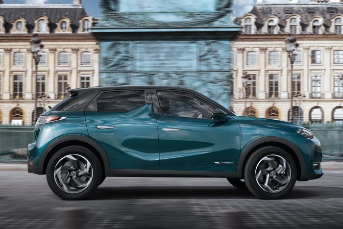 Villanymotoros luxus-crossover Franciaországból 8