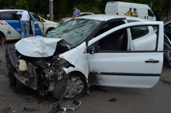 Pisztolyt rántott a balesetező 16 éves fiú Pesten