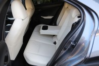 Lexus UX: ez még nem a csúcsminőség? 85