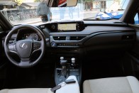 Lexus UX: ez még nem a csúcsminőség? 91
