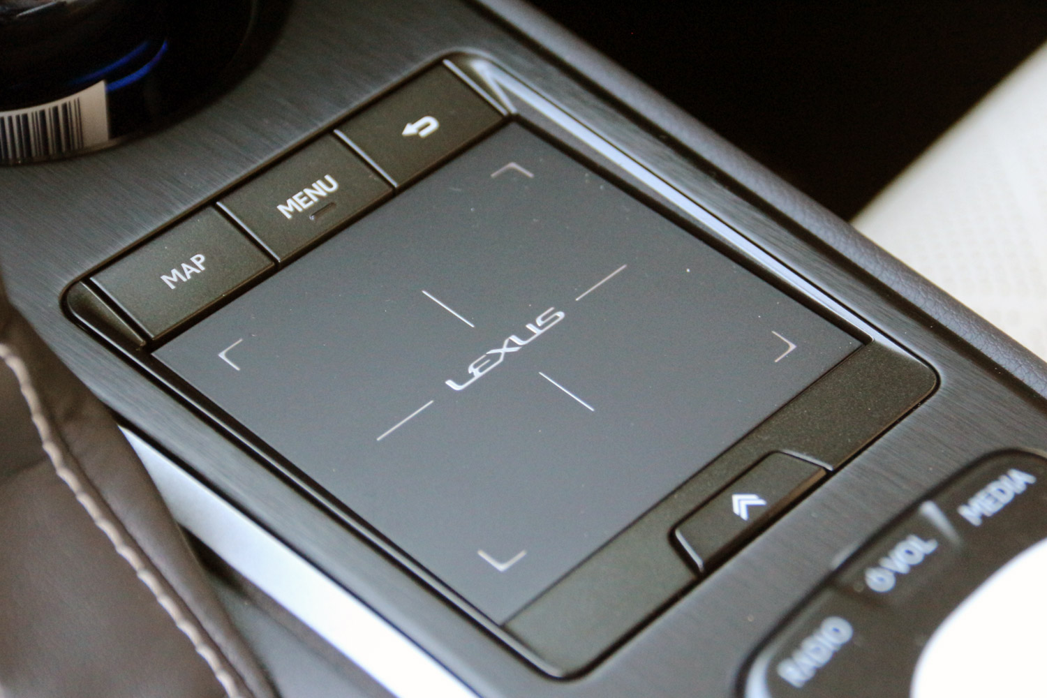 Lexus UX: ez még nem a csúcsminőség? 46