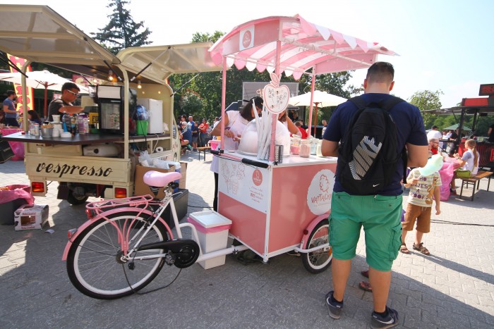 A food truck az új büféskocsi 5 A food truck az új büféskocsi 5