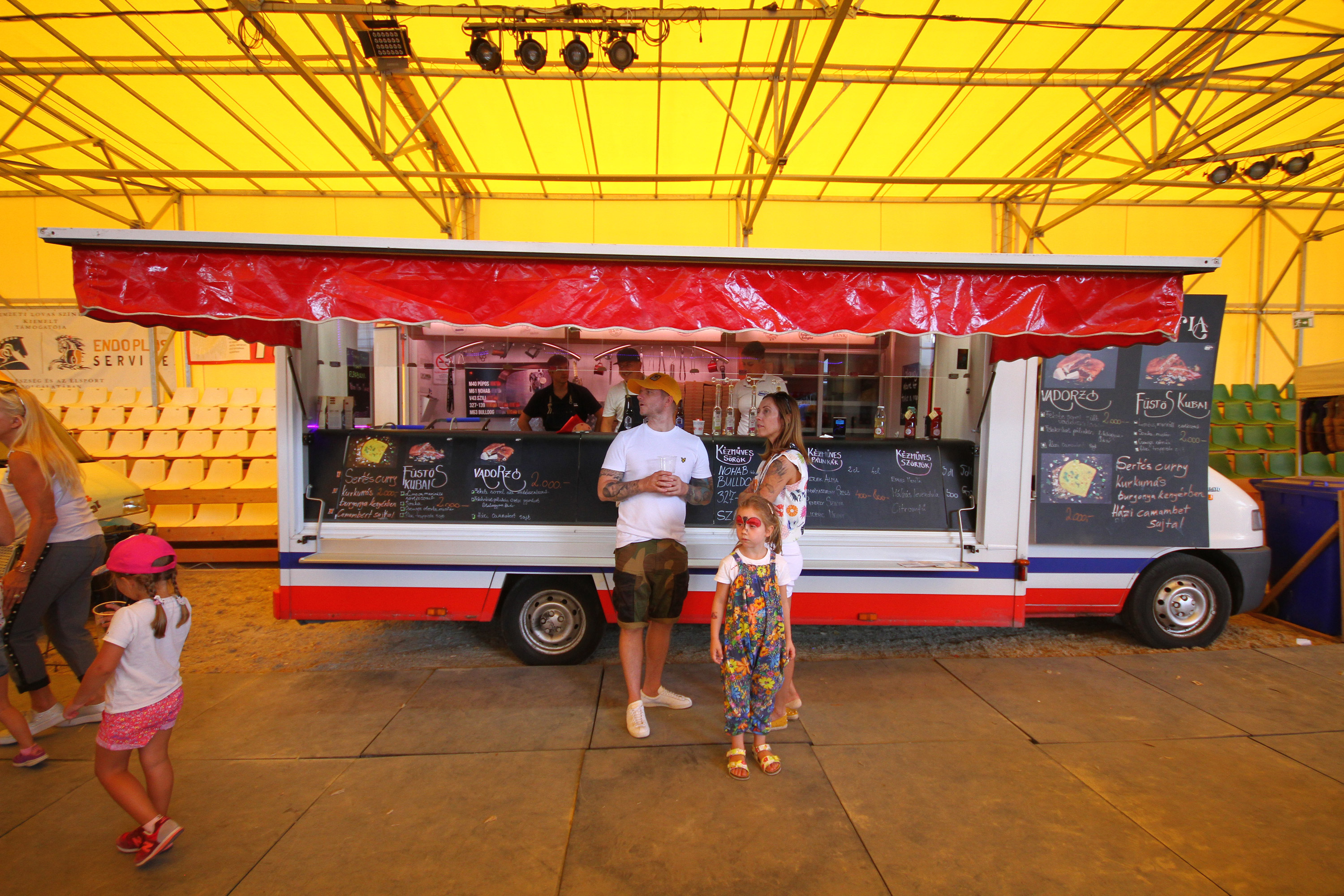 A food truck az új büféskocsi 50