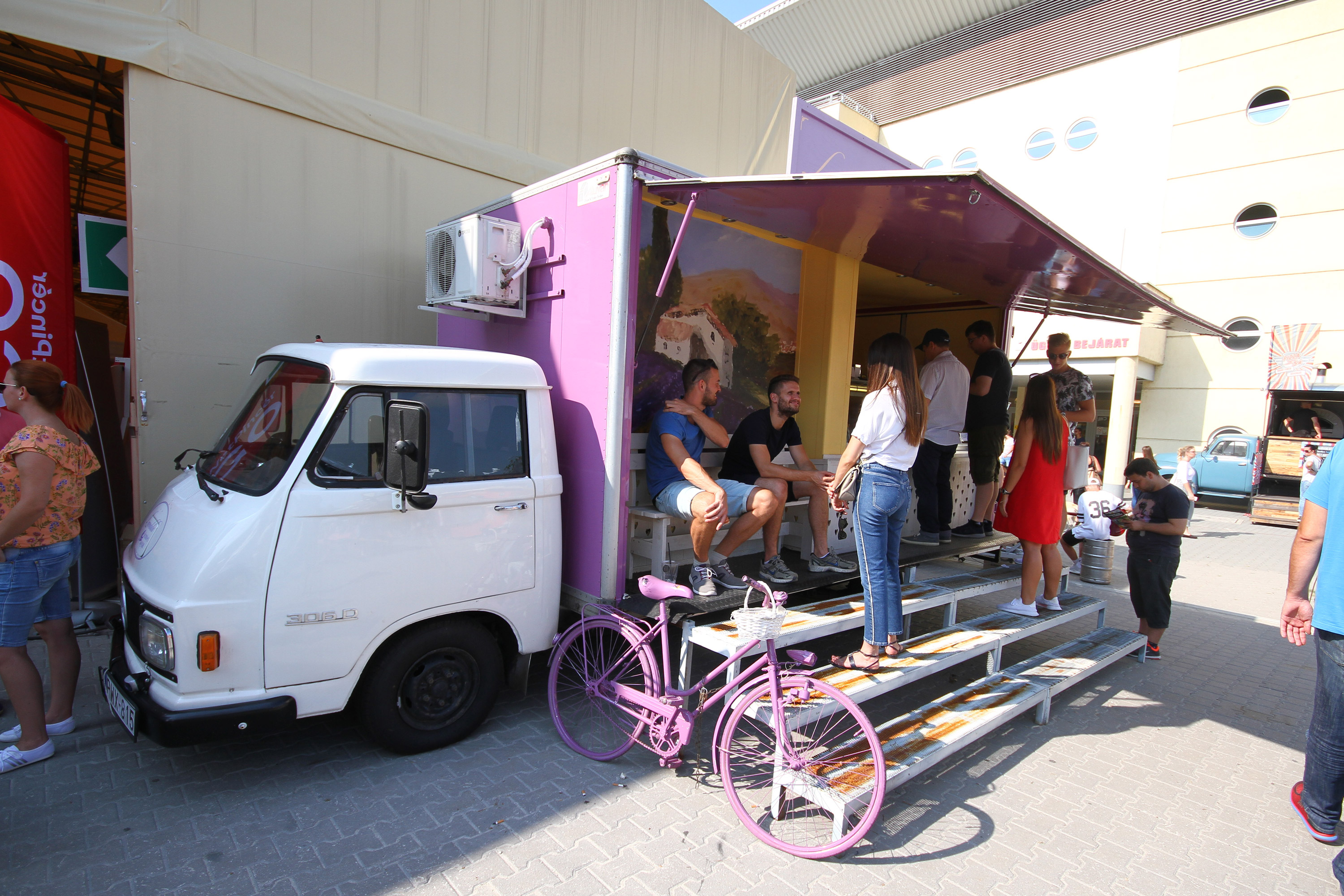 A food truck az új büféskocsi 54