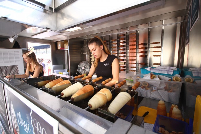 A food truck az új büféskocsi 1 A food truck az új büféskocsi 1