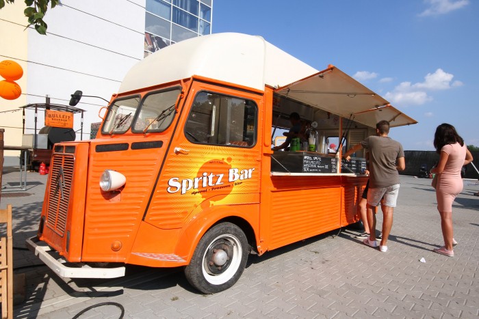 A food truck az új büféskocsi 13 A food truck az új büféskocsi 13