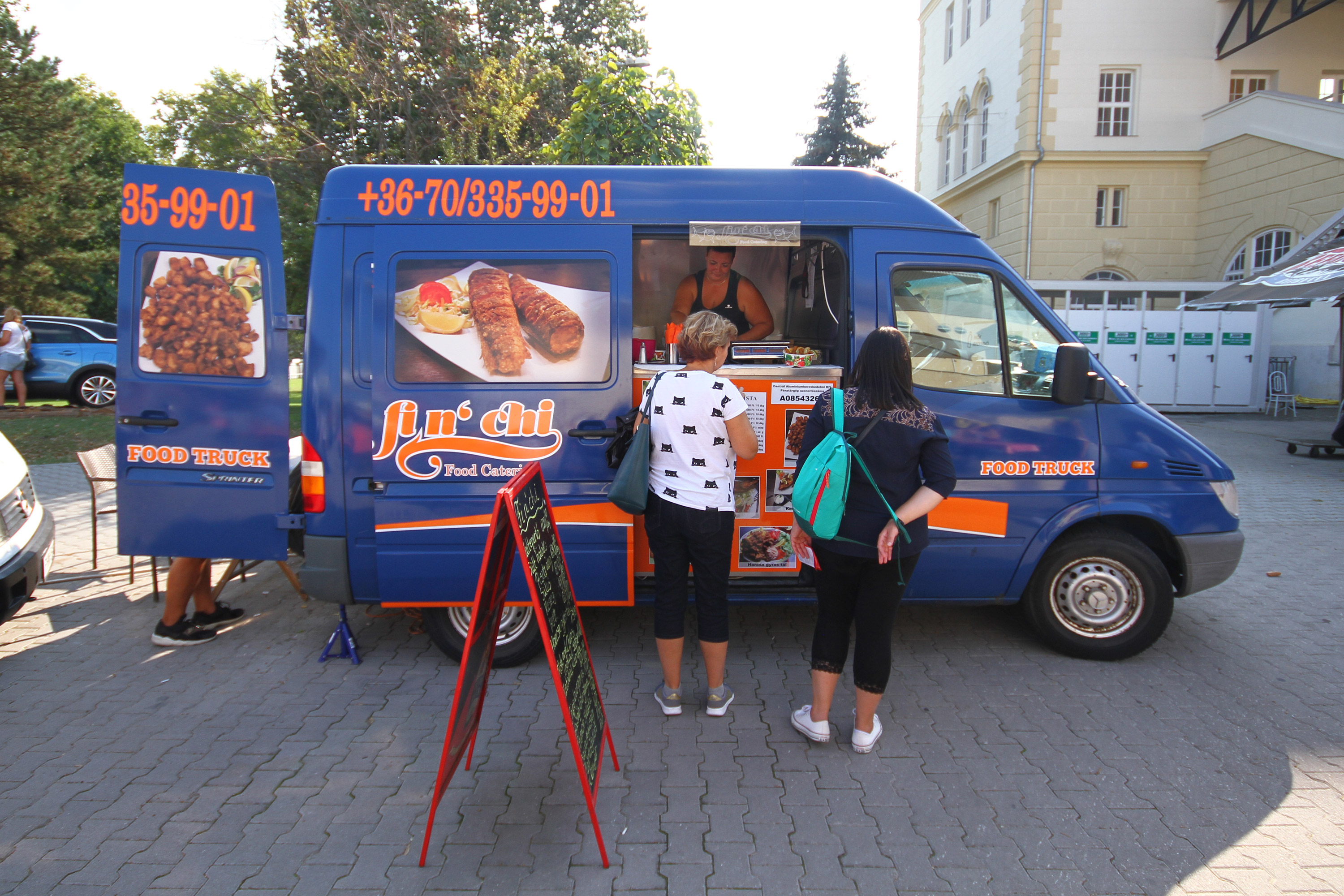 A food truck az új büféskocsi 77