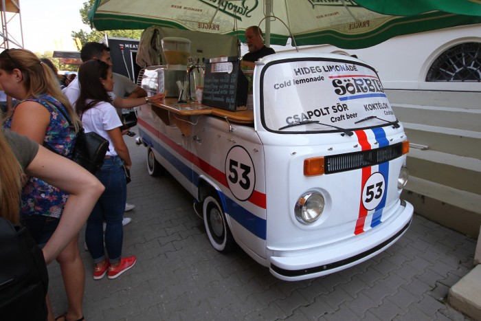 A food truck az új büféskocsi 14 A food truck az új büféskocsi 14